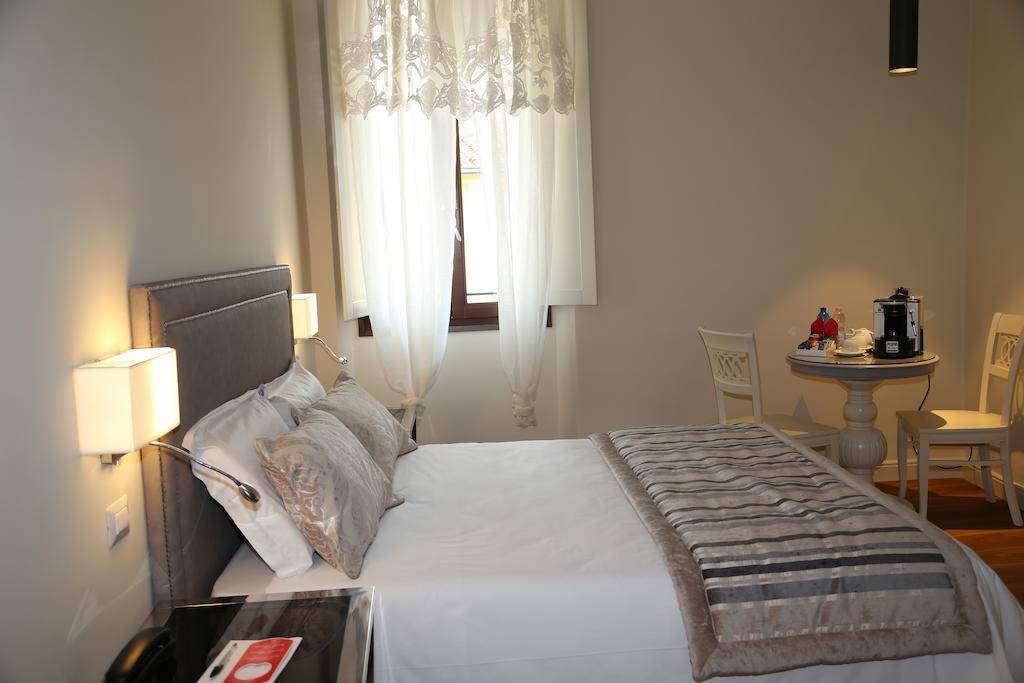 Emozioni Charme Firenze Ruang foto
